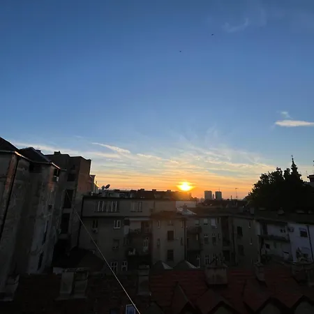 Pevac, Rooster, Appartement Belgrade